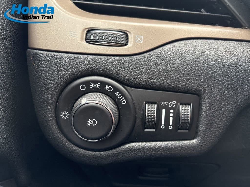 Used 2016 Jeep Cherokee High Altitude image 24