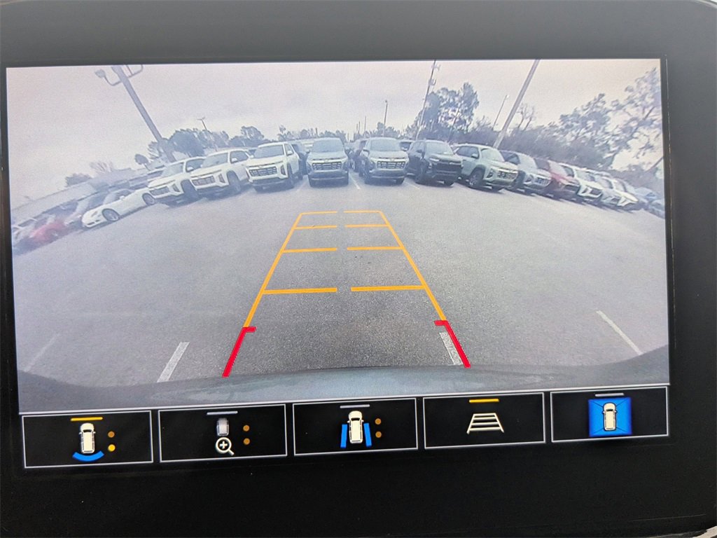 Used 2023 Chevrolet Traverse RS image 23