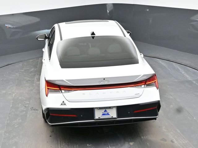 Used 2024 Hyundai Elantra Limited image 33