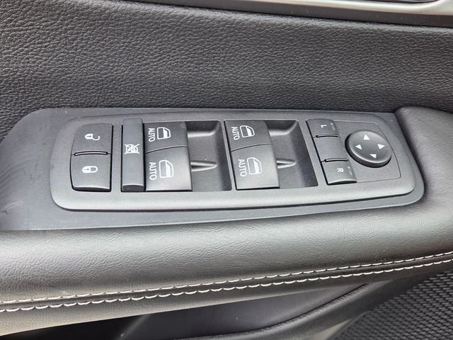 Certified 2027 Chrysler Pacifica Select FWD image 25