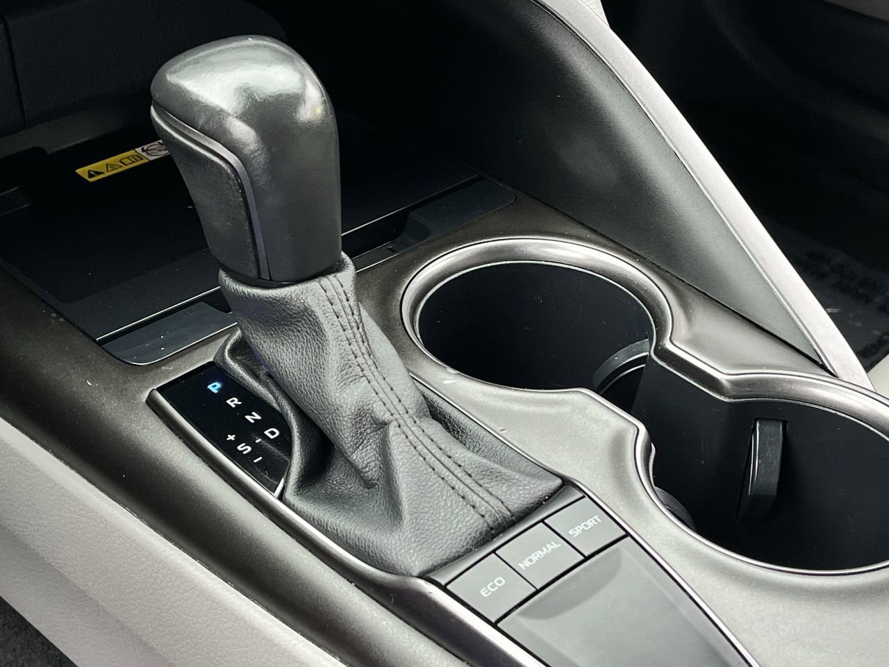 Used 2023 Toyota Camry SE w/ Audio Upgrade Package FWD image 17