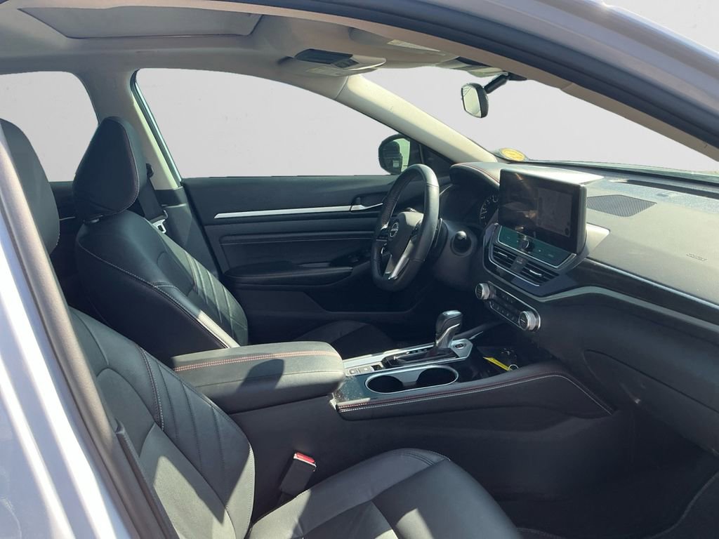 Used 2023 Nissan Altima 2.0 SR FWD image 15