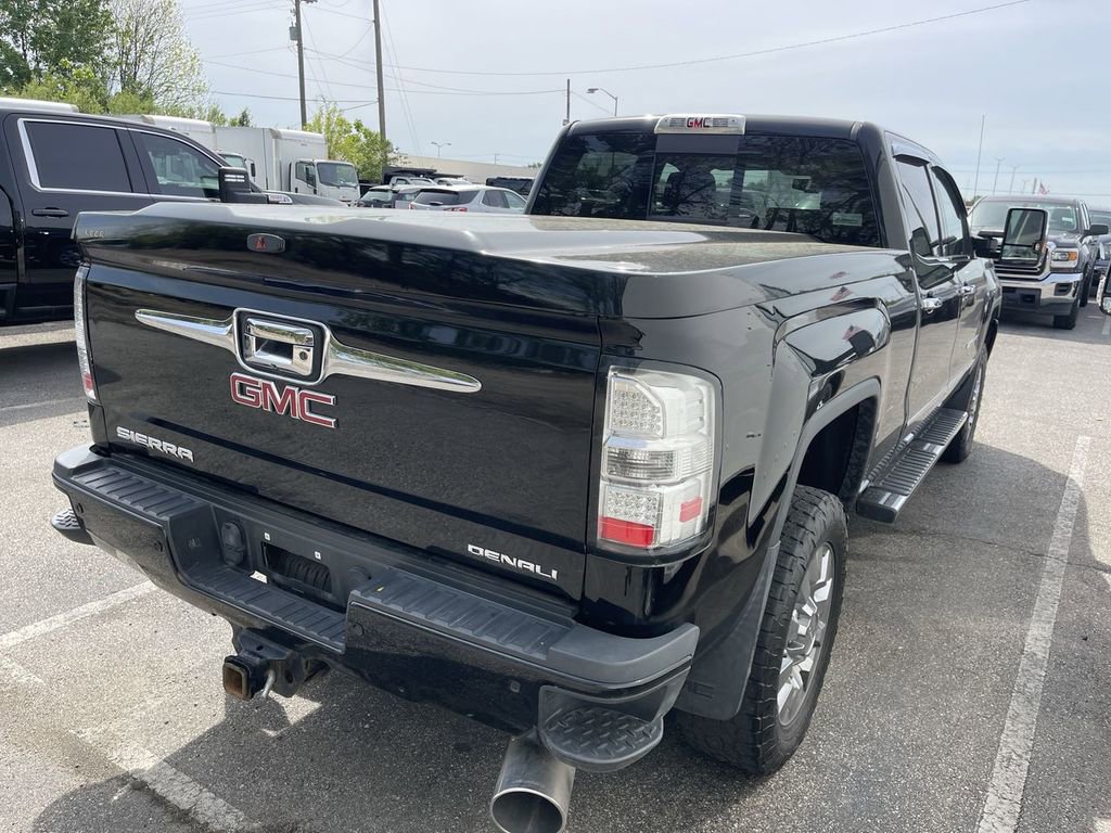 Used 2017 GMC Sierra 2500 Denali w/ Suspension Package, Off-Road AWD/4WD image 13