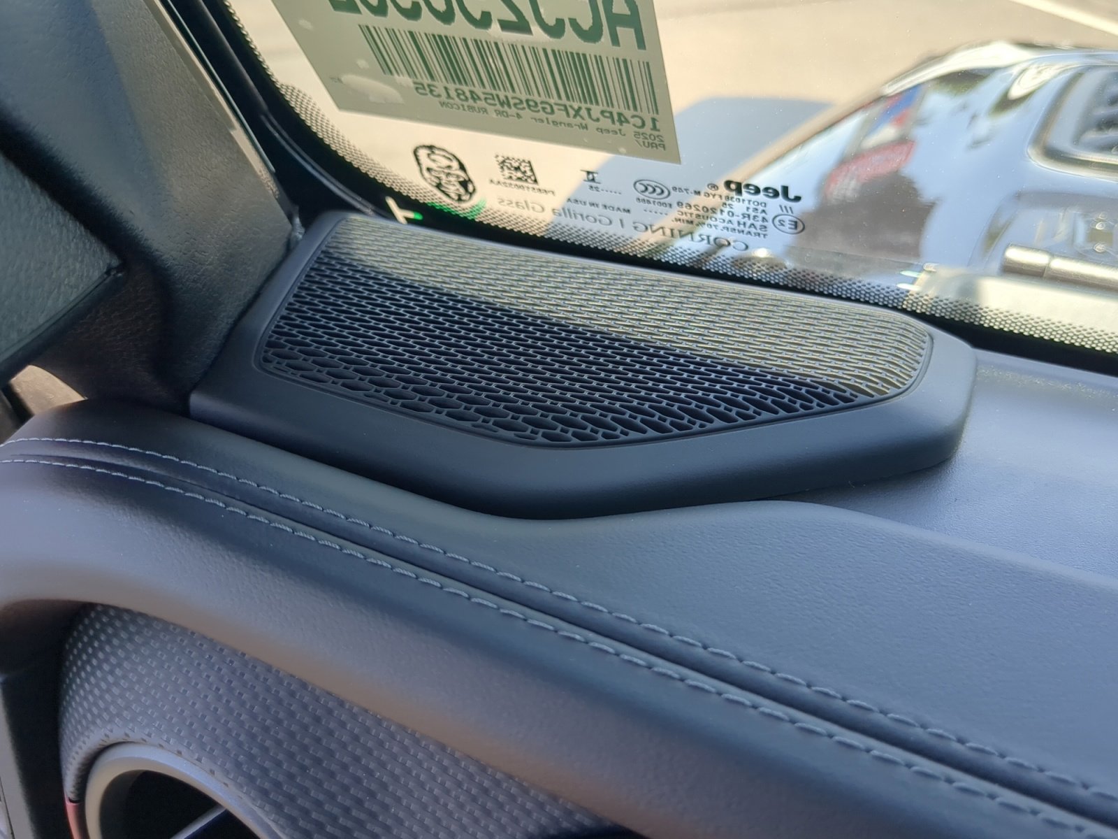 New 2025 Jeep Wrangler Unlimited Rubicon w/ Steel Bumper Group image 27