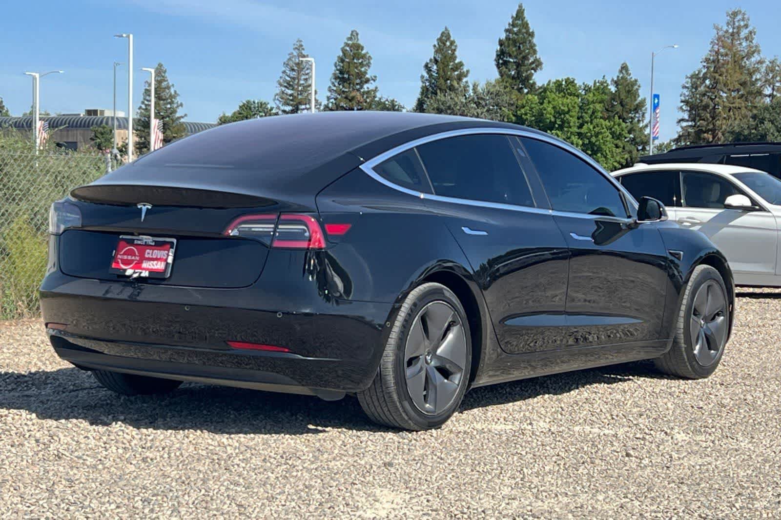 Used 2018 Tesla Model 3 Long Range RWD image 3