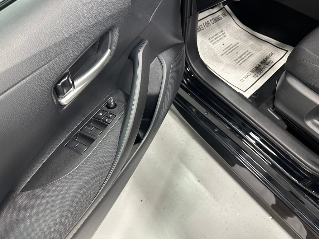 Used 2026 Toyota Corolla SE FWD image 9