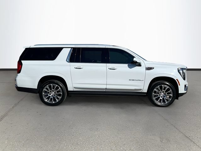 New 2026 GMC Yukon XL Denali w/ Sun & Power Step Package AWD/4WD image 3