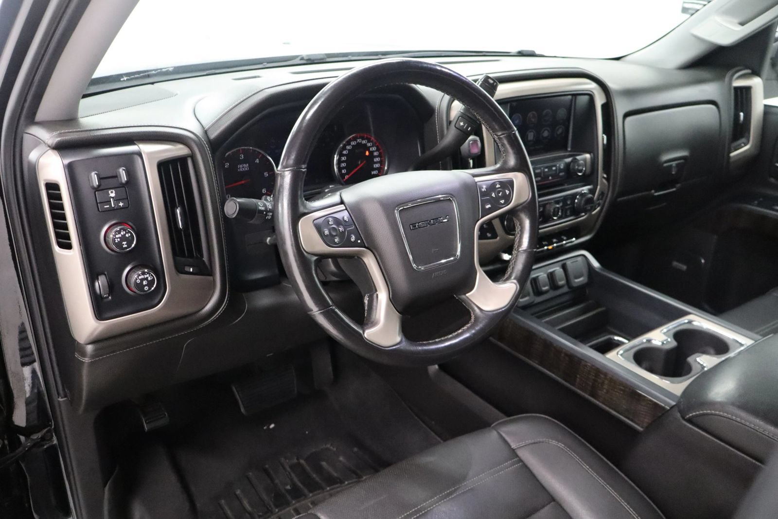 Used 2016 GMC Sierra 1500 Denali w/ Enhanced Driver Alert Package AWD/4WD image 37