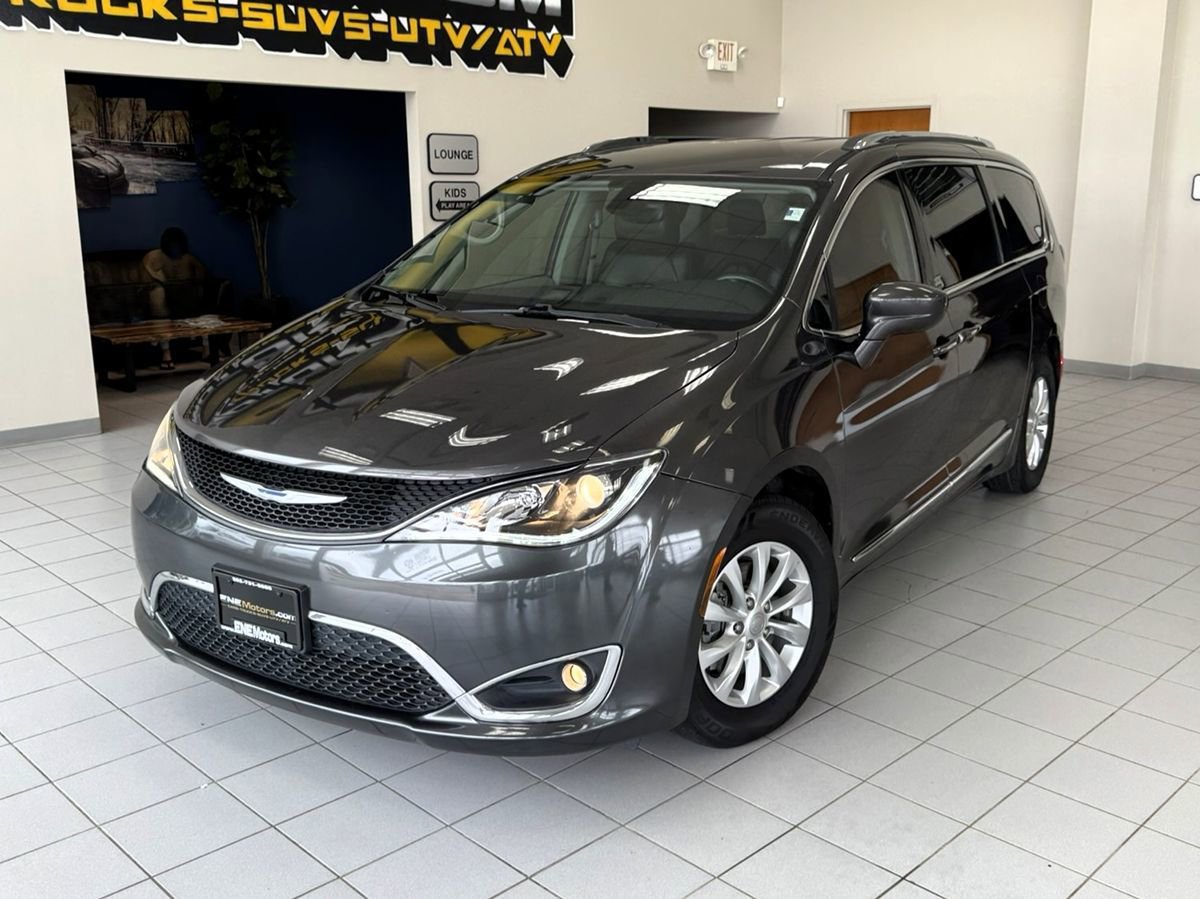 Used 2018 Chrysler Pacifica Touring-L FWD image 53