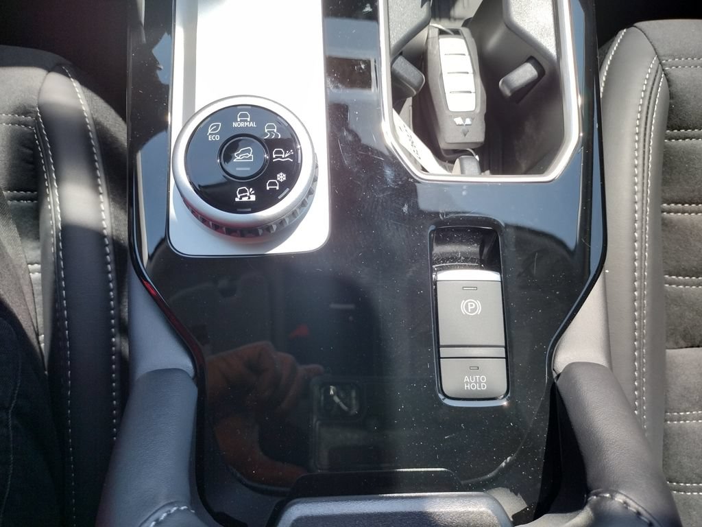 New 2026 Mitsubishi Outlander AWD image 26