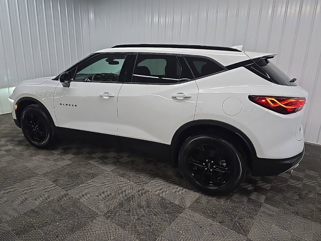 Used 2025 Chevrolet Blazer LT w/ Midnight/Sport Edition image 4