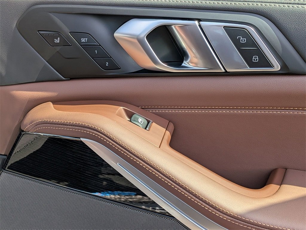 New 2026 BMW X7 M60i image 18