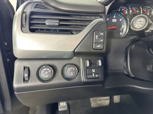 Used 2018 Chevrolet Suburban LT image 36