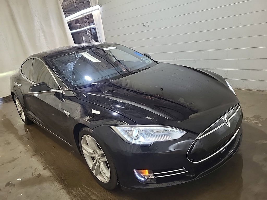 Used 2015 Tesla Model S 70D image 3