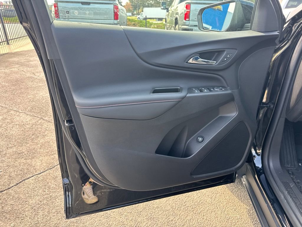 Used 2024 Chevrolet Equinox RS AWD/4WD image 11