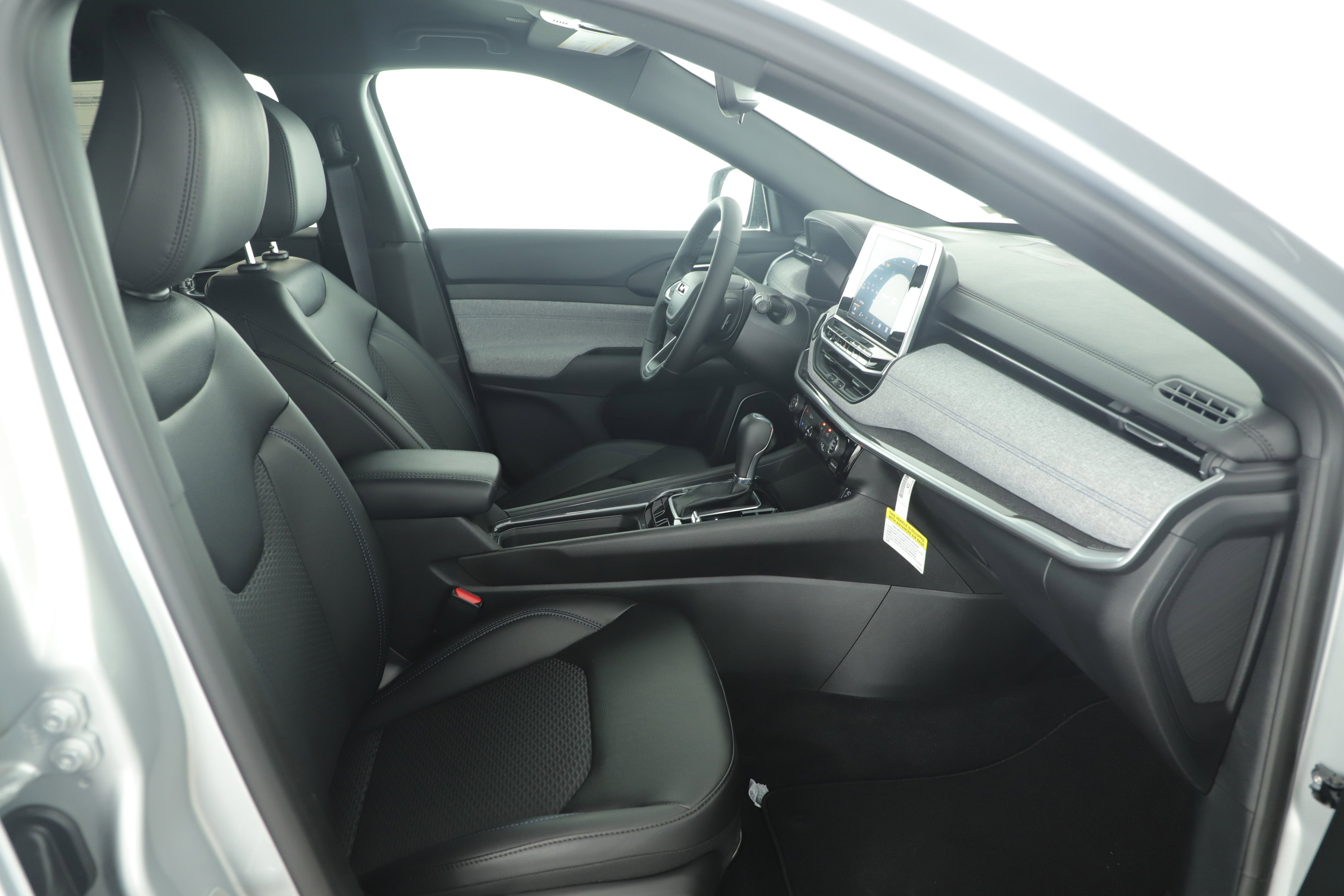 New 2026 Jeep Compass Latitude image 19