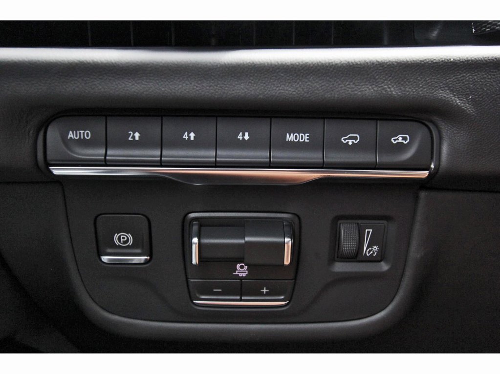 New 2026 Cadillac Escalade Platinum Sport w/ LPO, ONYX Package AWD/4WD image 15