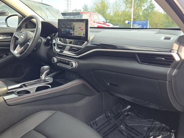 Used 2024 Nissan Altima 2.5 SR w/ SR Premium Package FWD image 5