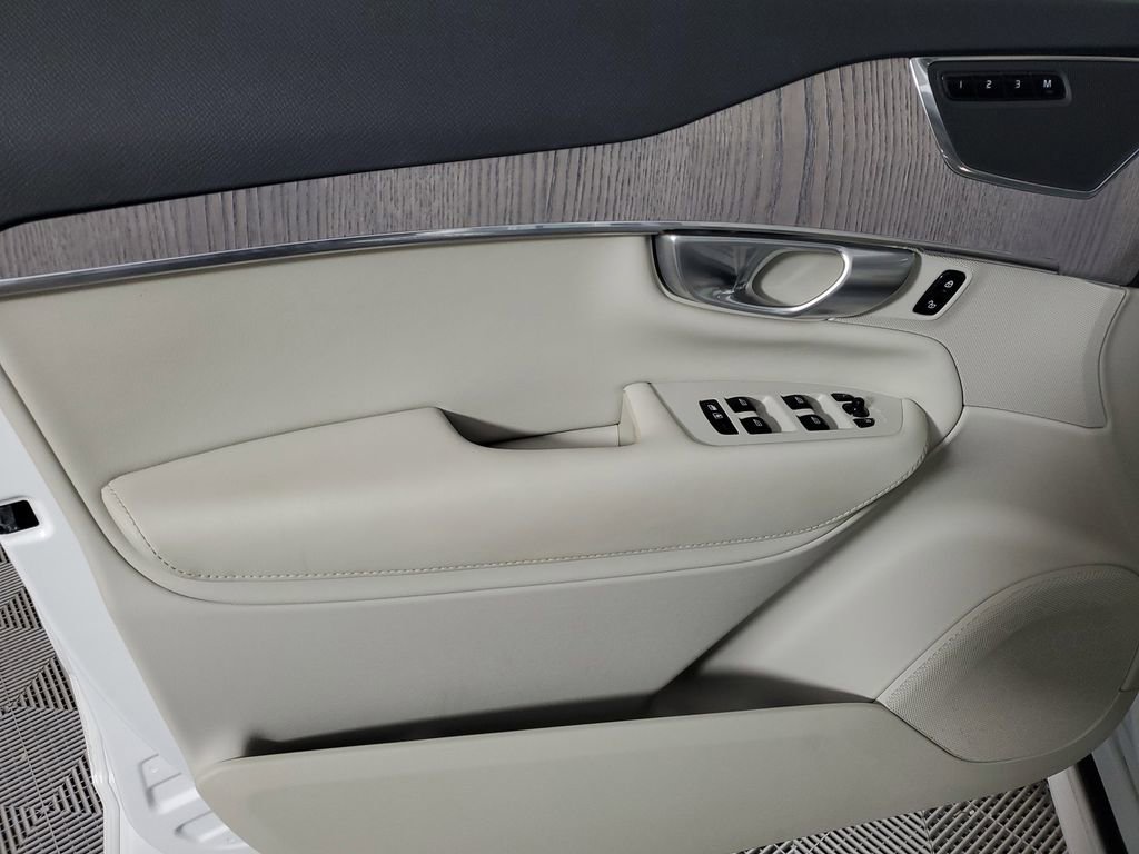 Certified 2024 Volvo XC90 B5 Plus w/ Protection Package Premier image 21