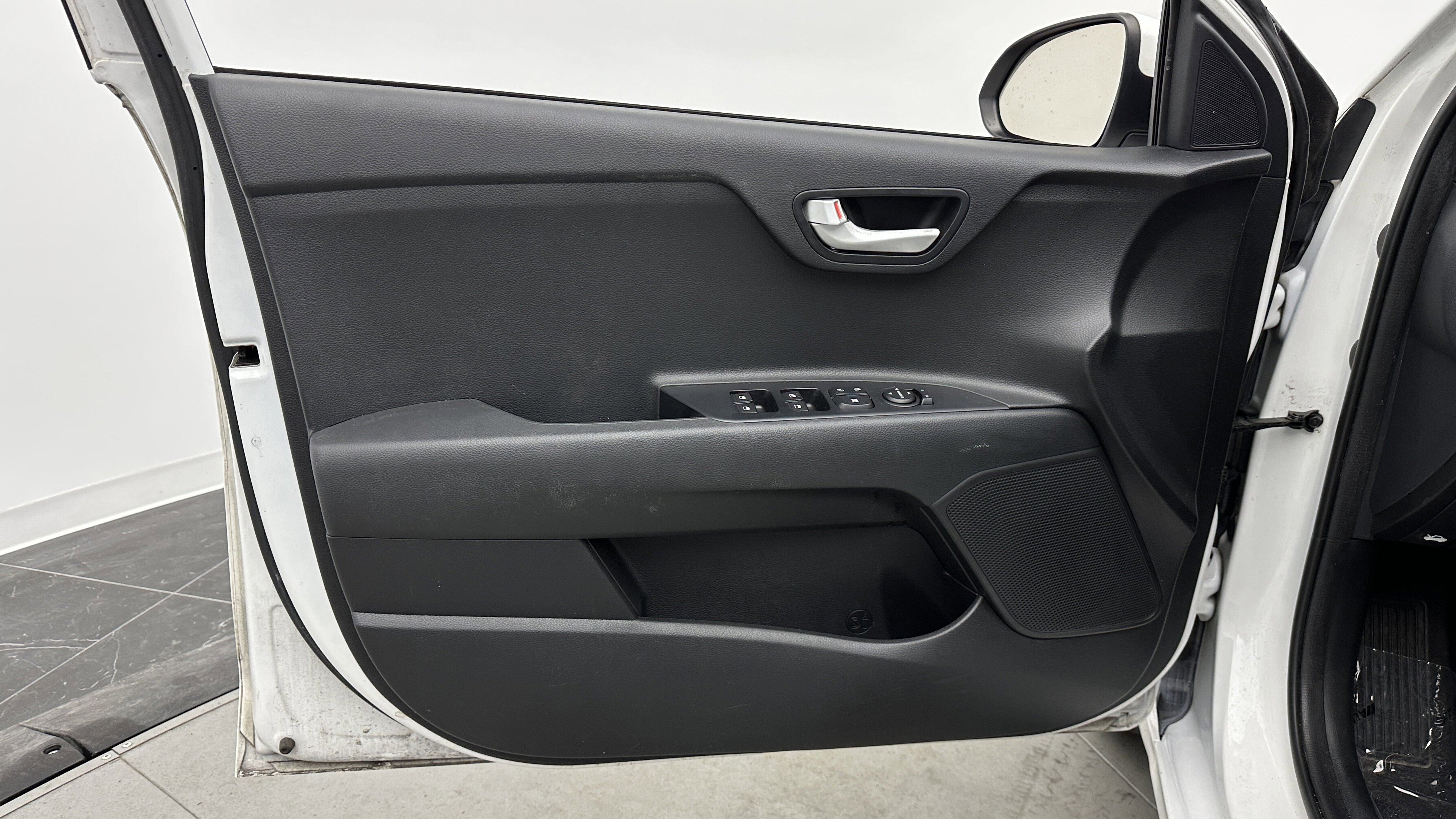 Used 2023 Kia Rio S w/ Technology Package image 10