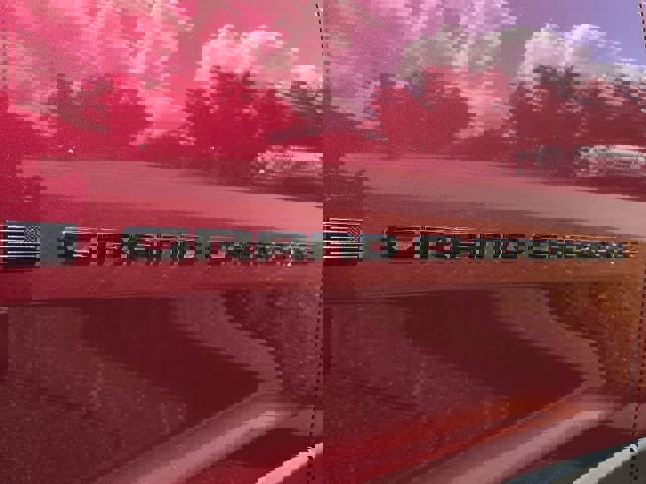 Used 2024 Jeep Grand Cherokee Altitude image 13