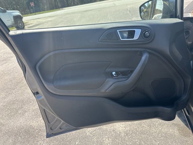 Used 2014 Ford Fiesta SE image 11