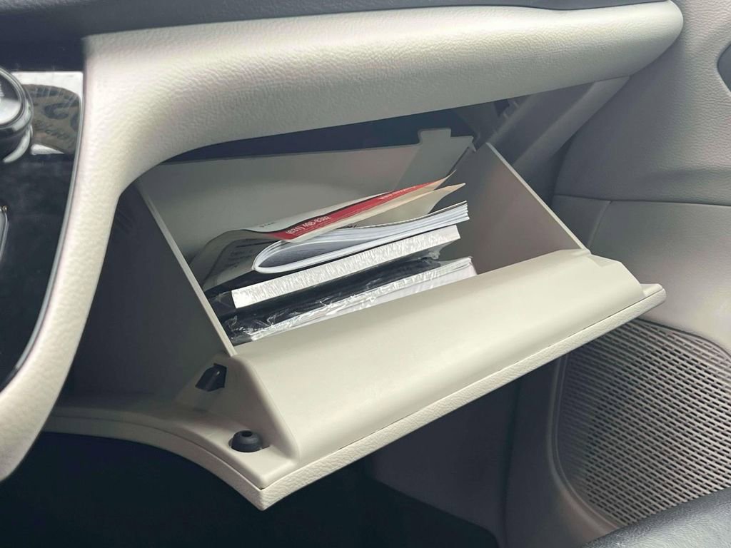 Used 2022 Chrysler Pacifica Touring-L FWD image 32