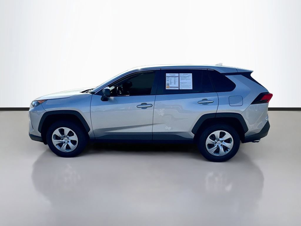 Used 2022 Toyota RAV4 LE image 4