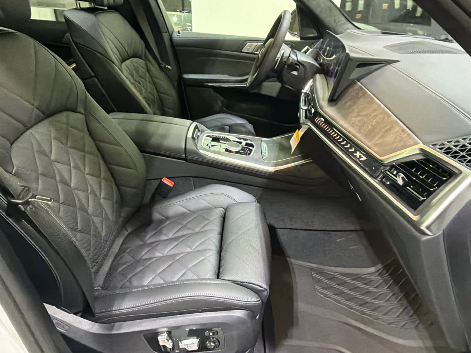New 2026 BMW X7 xDrive40i w/ M Sport Package image 13