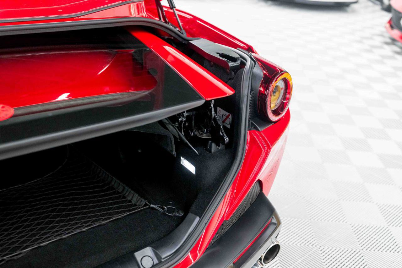 Used 2019 Ferrari Portofino RWD image 97