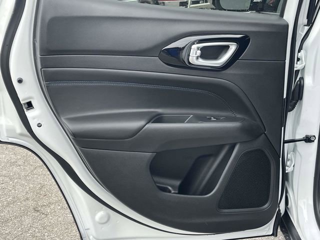 New 2026 Jeep Compass Latitude image 13