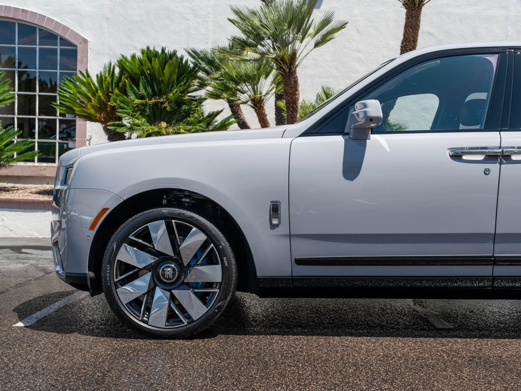 New 2026 Rolls-Royce Cullinan AWD/4WD image 13