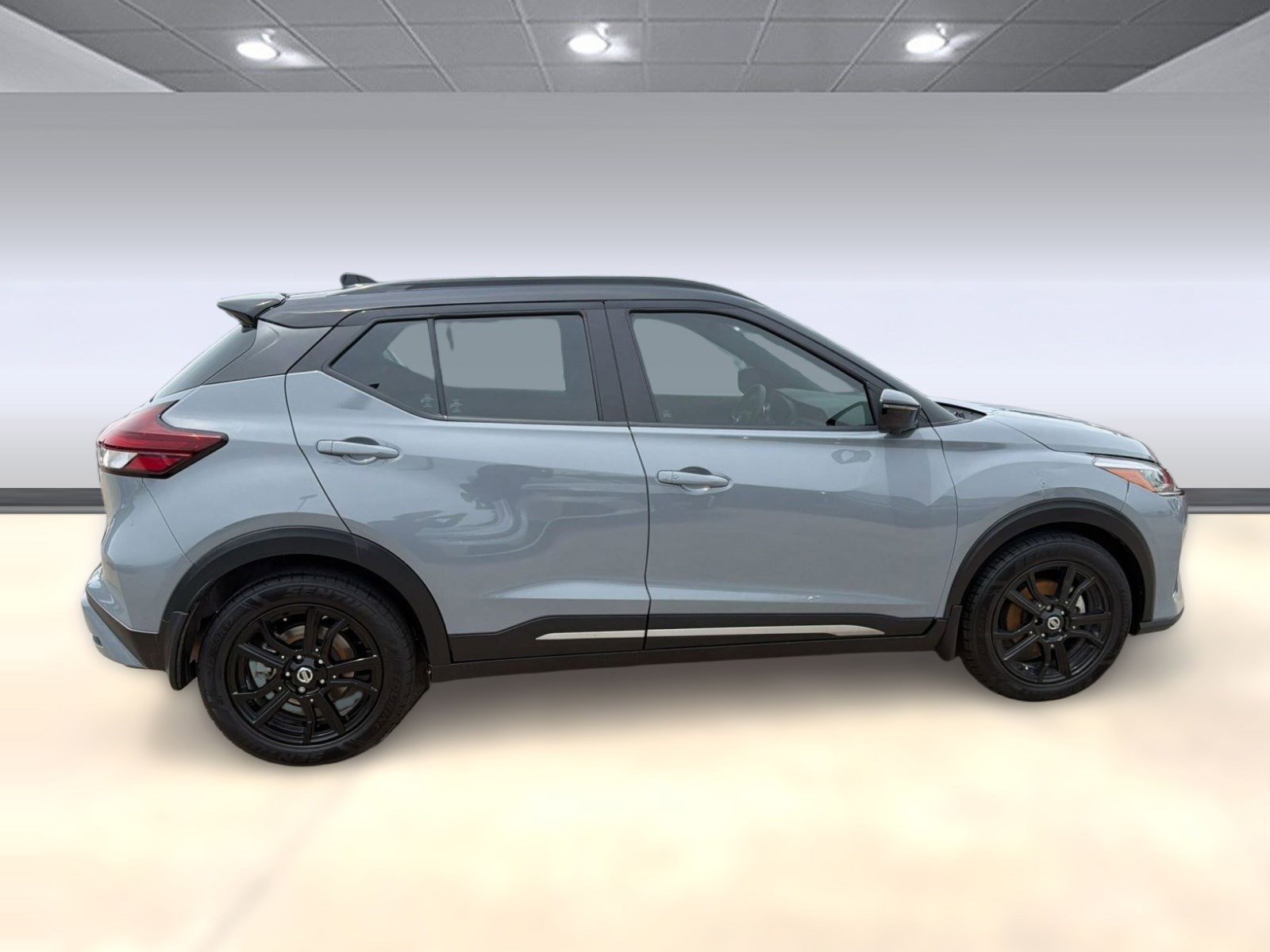 Used 2021 Nissan Kicks SR FWD image 8