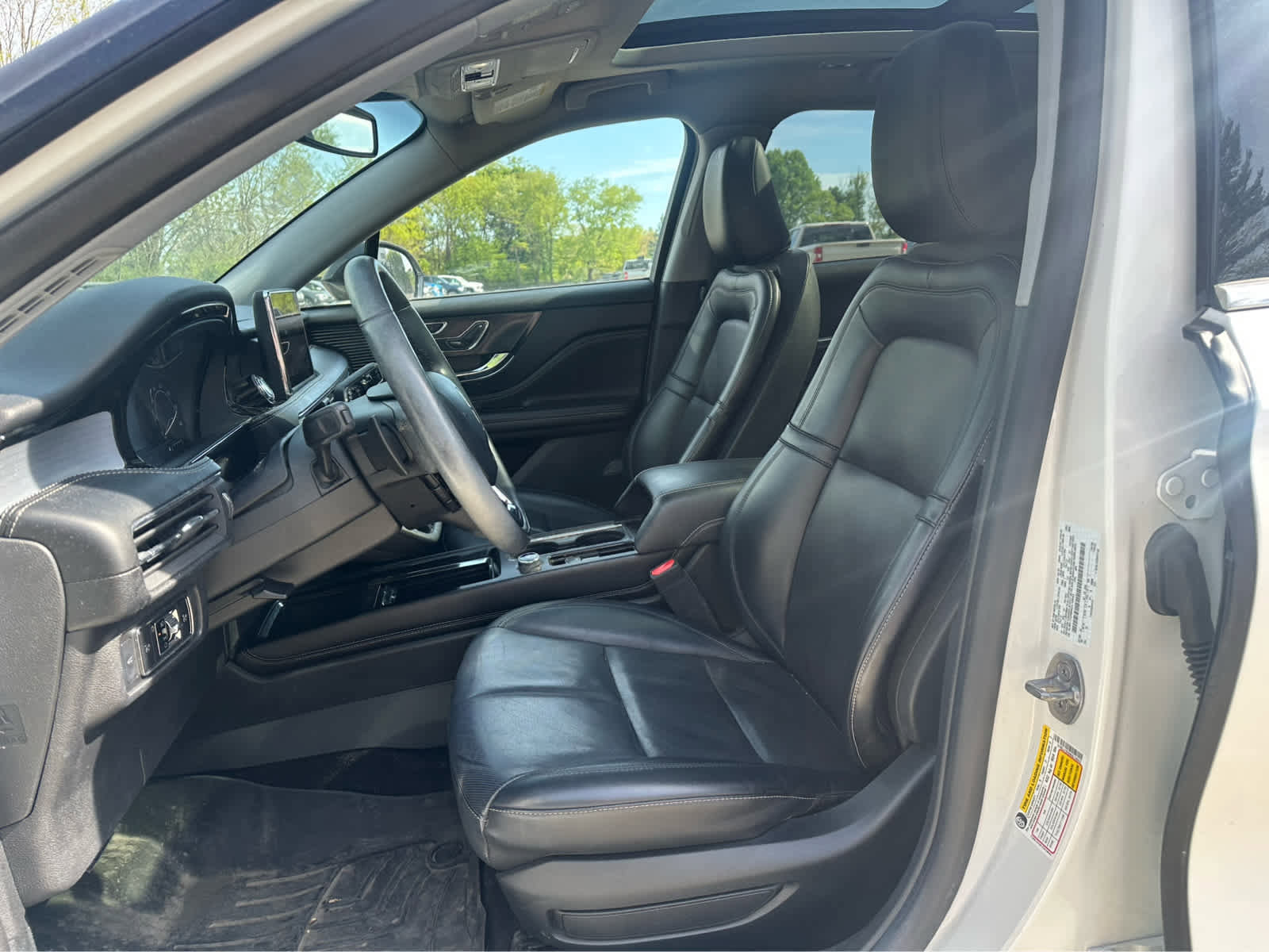 Used 2022 Lincoln Corsair AWD w/ Premium Package image 10