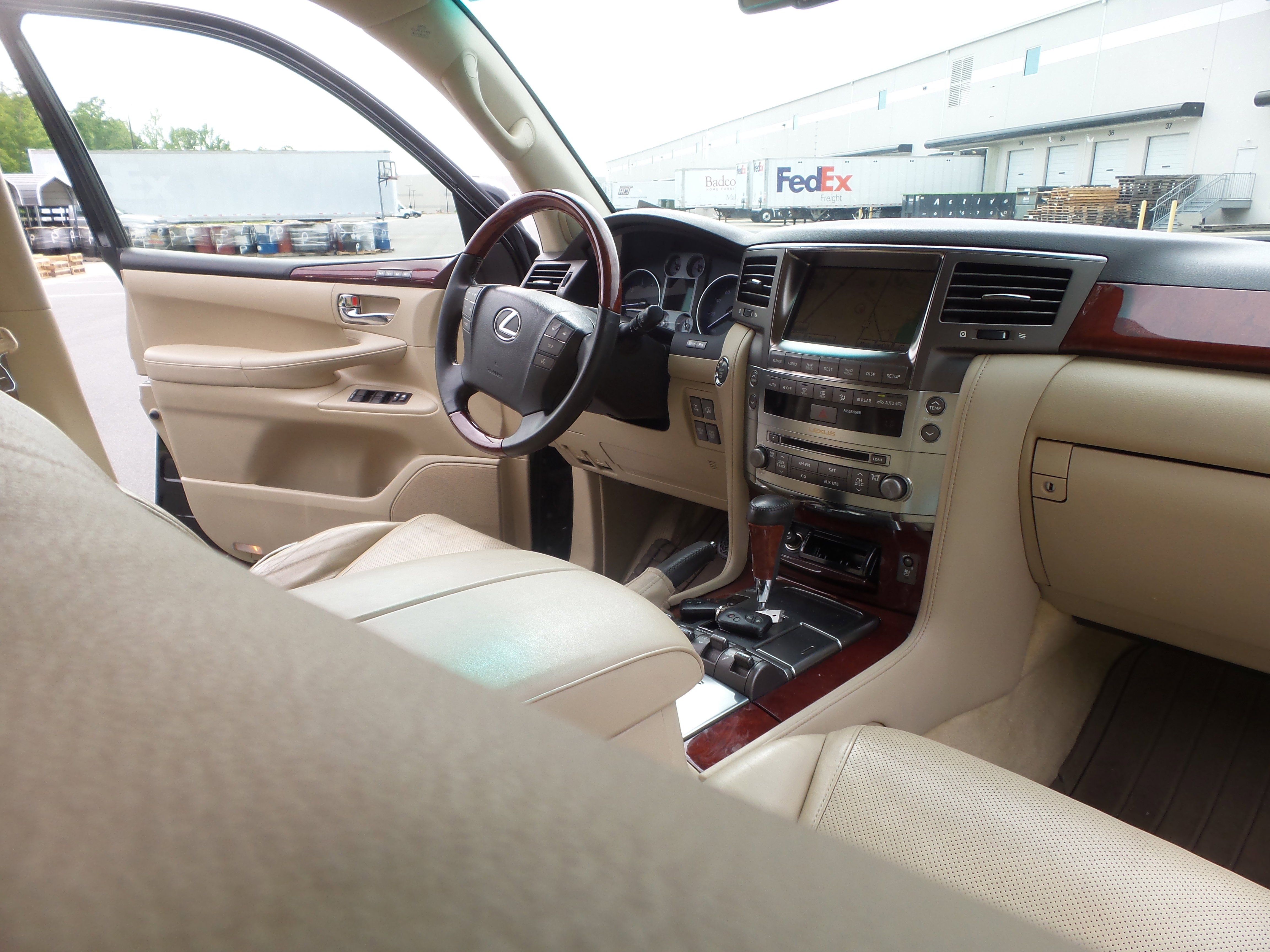 Used 2011 Lexus LX 570 4WD image 48