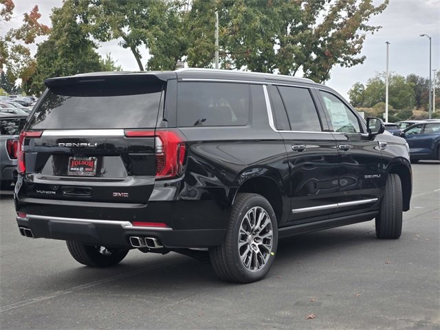New 2026 GMC Yukon XL Denali w/ Denali Reserve Package image 4