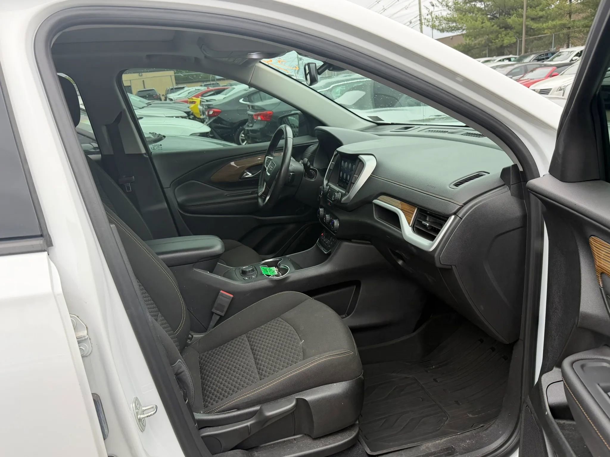 Used 2021 GMC Terrain SLE w/ Driver Convenience Package AWD/4WD image 11