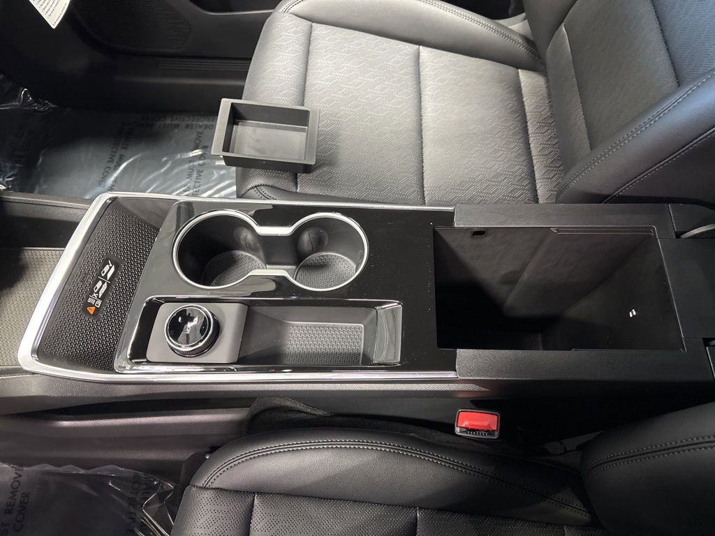 New 2026 Chevrolet Equinox LT w/ Convenience Package II image 13