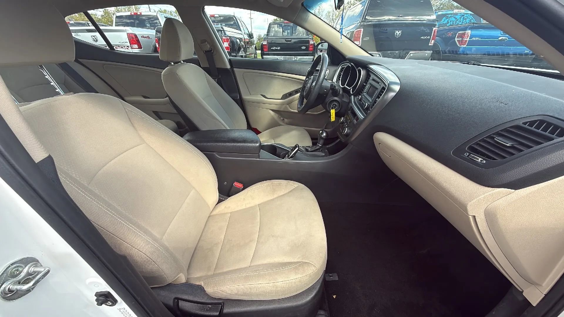 Used 2015 Kia Optima LX image 16