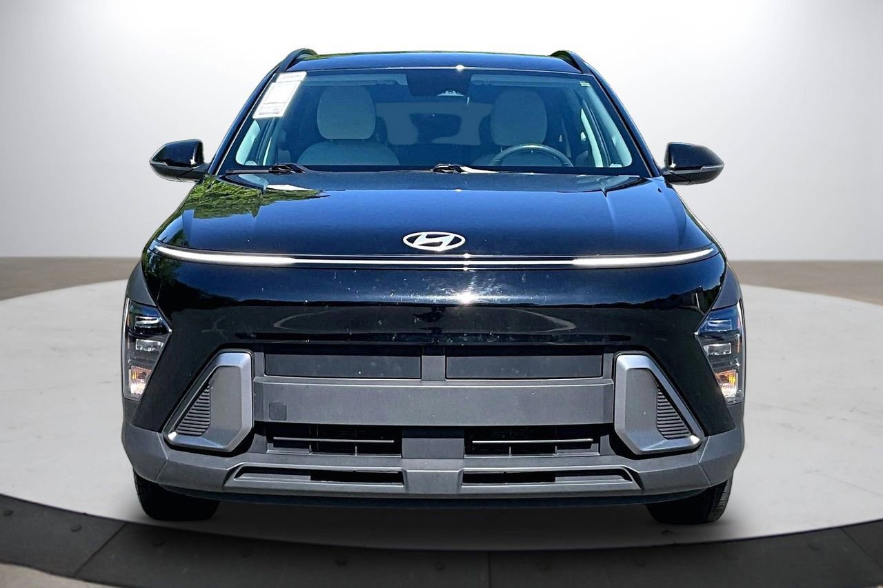 Used 2024 Hyundai Kona SEL FWD image 3