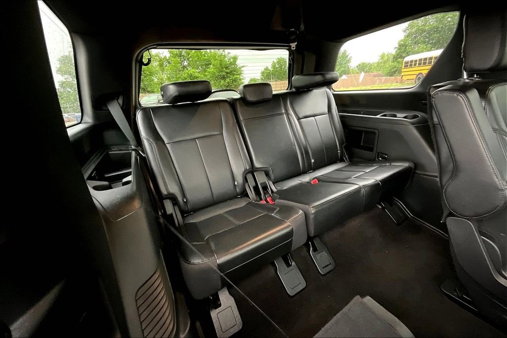 Used 2020 Ford Expedition XLT w/ Equipment Group 202A AWD/4WD image 30