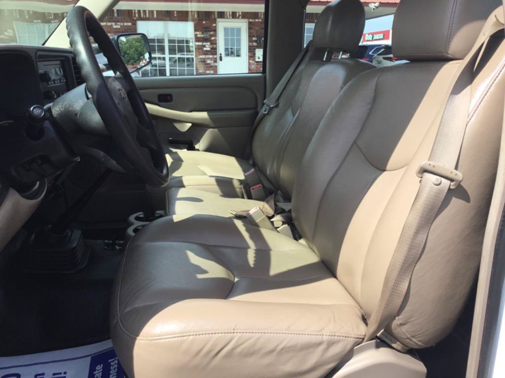 Used 2005 Chevrolet Silverado 3500 2WD Crew Cab image 28