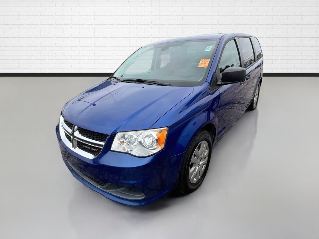 Used 2019 Dodge Grand Caravan SE w/ UConnect Hands-Free Group FWD image 3