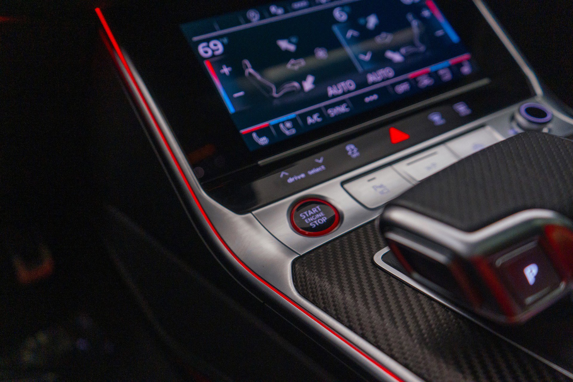 Used 2024 Audi RS 6 performance w/ Black Optic Package image 29