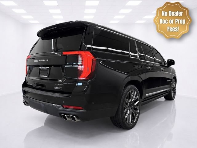 Used 2025 GMC Yukon XL Denali Ultimate AWD/4WD image 3