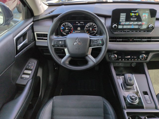 Used 2023 Mitsubishi Outlander SE AWD/4WD image 16