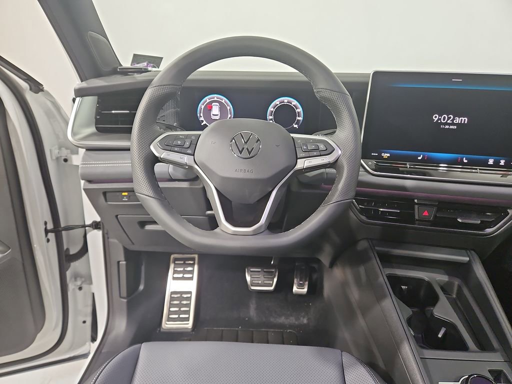 New 2026 Volkswagen Tiguan SE R-Line image 13