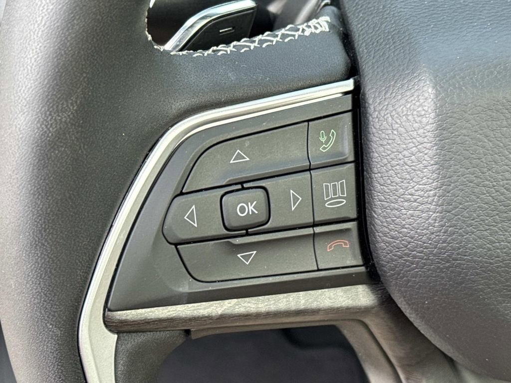 Used 2023 Jeep Grand Cherokee L Limited image 25