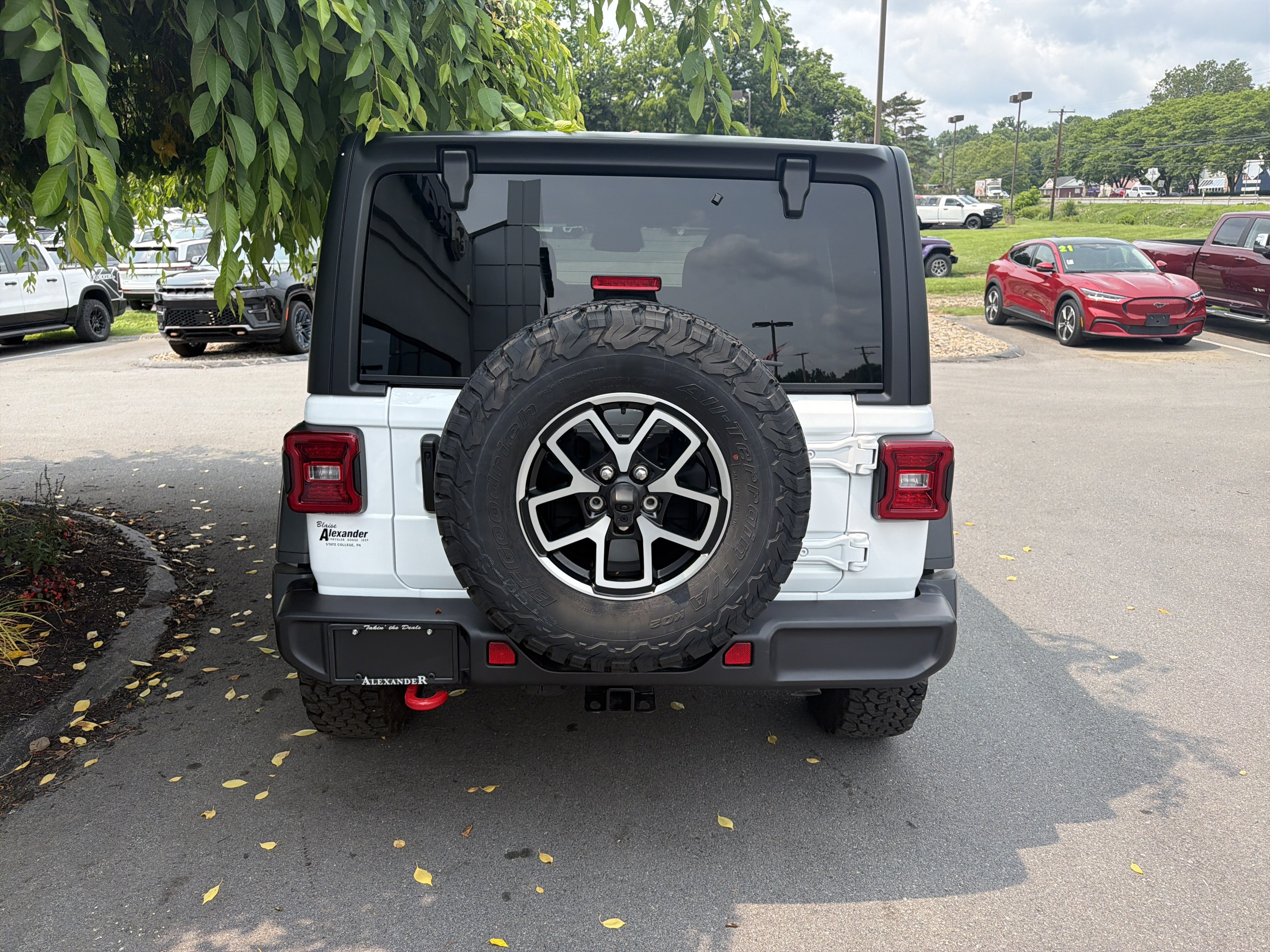 Used 2026 Jeep Wrangler Unlimited Rubicon AWD/4WD image 6