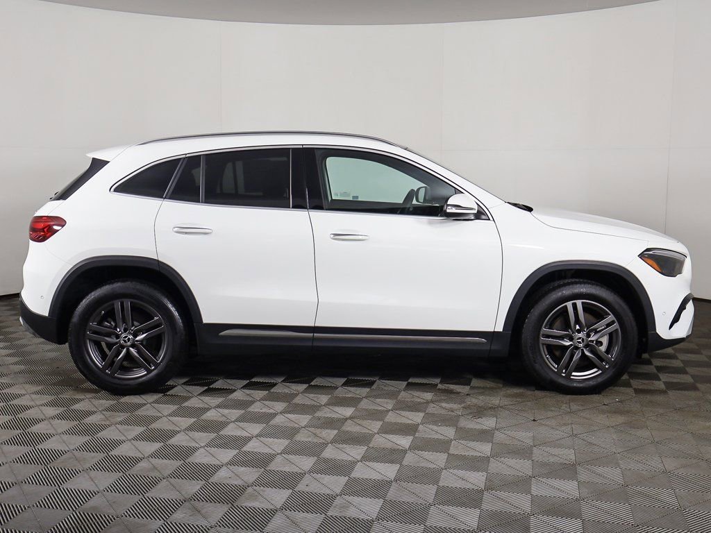 Used 2025 Mercedes-Benz GLA 250 4MATIC image 18